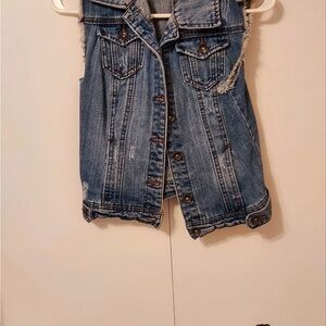 Denim sleeveless jacket